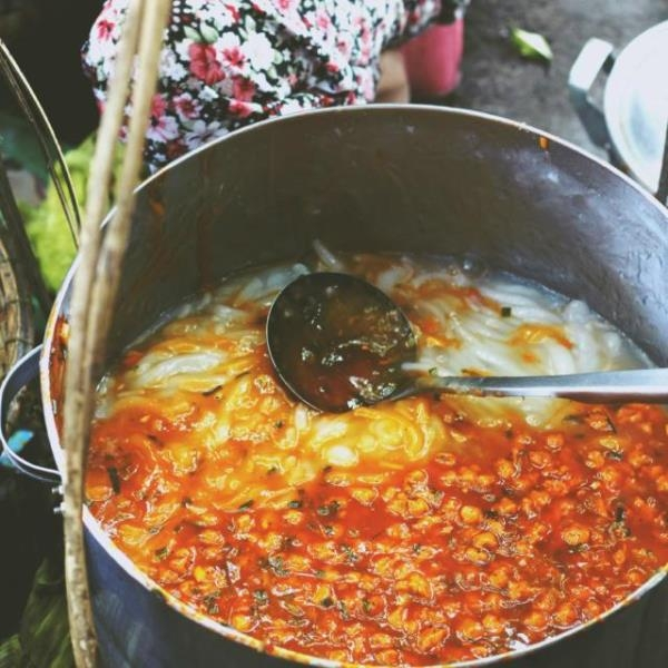 quán-bánh-canh-Nam-Phổ-ngon-ở-Huế